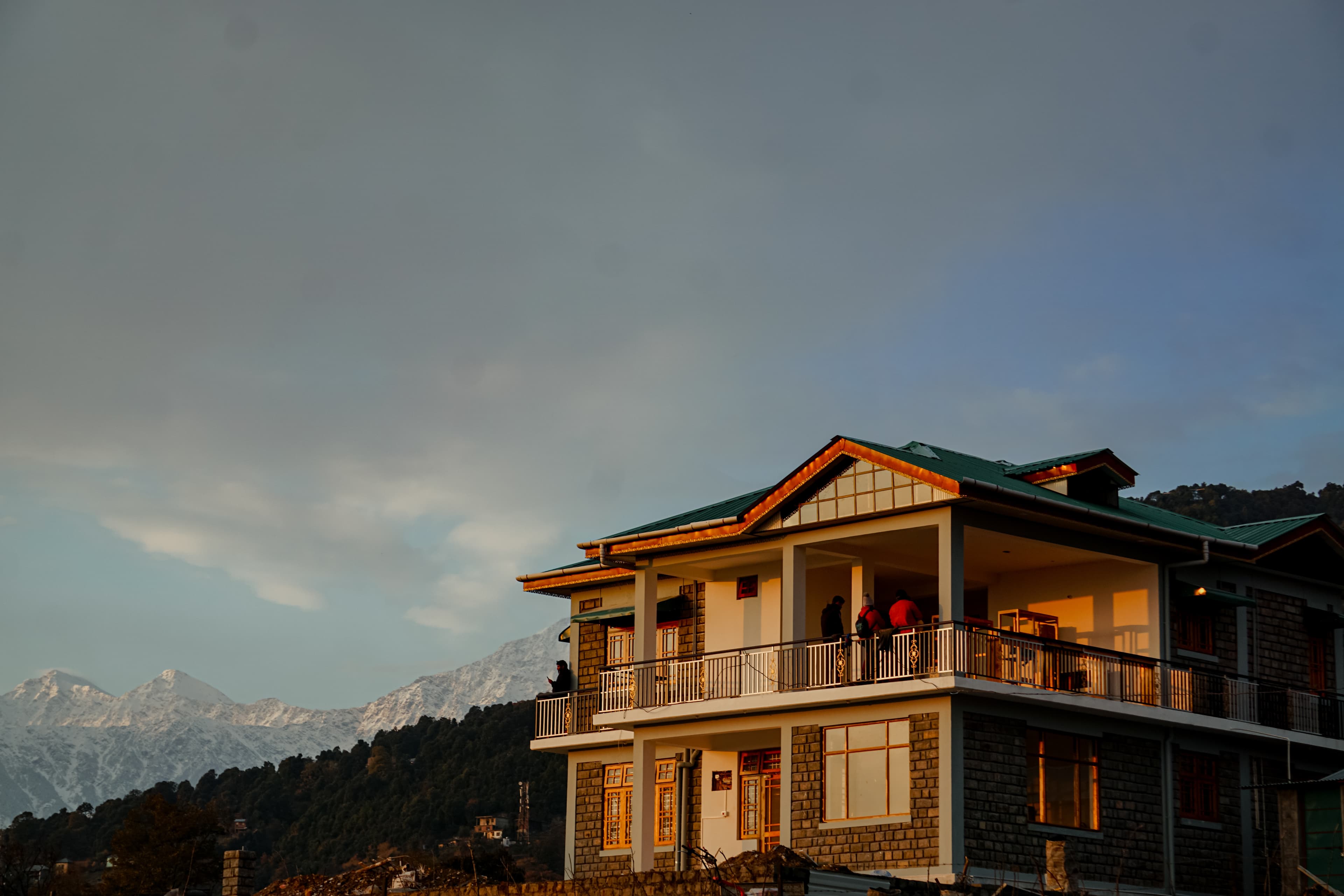 Flashpackers building with sign at sunset